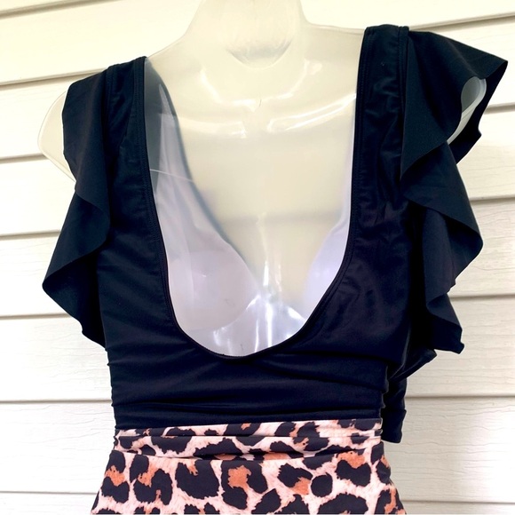 Women’s New With Tags Chic Black and Leopard Print Swimsuit size 22 W - Picture 8 of 8